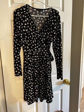 Black & White Leopard-Print Wrap Dress with Tie Waist